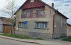 Casa cu etaj , curte proprie - 1