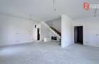 Comision 0% Duplex de vanzare, 5 camere despartit prin garaj - Mosnita Veche