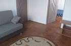 Vand apartament cu 3 camere, zona 9 Mai - 5