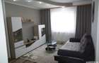 Inchiriez apartament cu 3 camere decomandate. - 1