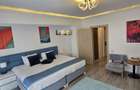 Studio Lux White Tower vedere laterala la mare prima linie langa Opera