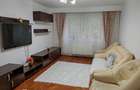 Apartament 3 camere de închiriat.