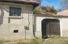 Casa cu curte, gradina ?i 3 terenuri de fanea?a - 3