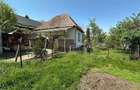Casa DE VANZARE Str: Florilor Adamus - 7
