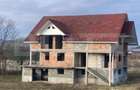 Casa de vanzare la ro?u,500 mp utili poten?ial Unic, loc - 5