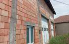 2 case de vanzare in Iratosu