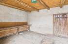 Casă modestă cu 3 camere de renovat în Mișca - 10
