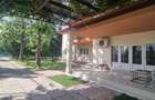 Inchiriez vila 7 camere plus anexa depozit sau productie