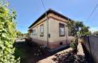 Casa 90 mp, teren de 2.174 mp, zona Cosoveni - 11