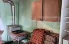 Casa cu 3 camere, anexe, curte si gradina