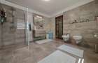 Casa P+E de vanzare in Lilieci 3.350mp teren intravilan, livada, 2 g