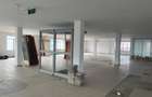 Cladire de birouri si spatii comerciale P+4E, stradal la DN1