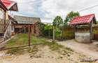 Ansamblu: Casa atelier sura 1.123mp teren, Sat Lunga,