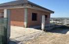 Casă cu 4 camere în Central - 2