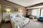 Hotel 4 stele, complet echipat, 85 camere, teren 5000 mp - Predeal