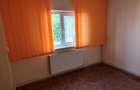 Calea Calarasilor,apartament 2 camere, etajul 1, decomandat, curat,liber