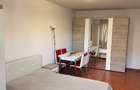 Camera de inchiriat intr-un apartament decomandat cu 2 camere in Iasi - 1