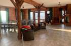 Cabana cu ciubar de inchiriat Vila Fof 5 camere Prahova ciubar Prahova - 2