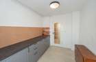 Apartament 3 camere de vanzare, balcon, renovat,  Berceni, sector 4 - 8