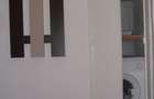 Ofer spre inchiriere pe termen lung garsoniera moderna, in cart. Tineretului - 5