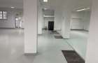 Vand spa?iu comercial