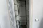 Inchiriez apartament 3 camere, 2 bai ?i 2 garaje la subteran - 2
