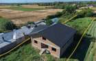 Casa la rosu ,3 camere + open space cu mansarda , constructie 2024 , 140mp ,teren 1500 mp , Sat Malaiesti ,PH la 15 min de oras, zona linistita