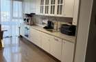 Apartament 3 camere central langa liceul economic mai exact piata romana d1