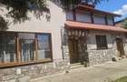 Casă cu 8 camere cu Teren 4500 Mp în Vâlcele - 3