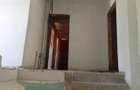 Vand bloc locuin?e colective la ro?u, stradal ?os. Chitilei- 930000E - 6