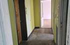 Apartament 2 camere zona Stefan Luchian , et 3 cu sarpanta ,decomandat