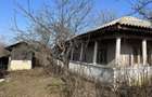 Vand casa demolabila in Calugareni/Crucea de piatra