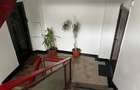 apartament 3 camere decomandat, 2 bai, 2  balcoane,centrala gaz,parcare, 99000 e
