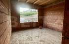 Casa la rosu, la doar 5 km de Bistrita, intr-o zona linistita - 8