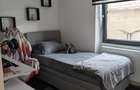 Casa cu 3 camere ?i garaj in curte - 8
