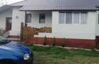 Casa renovata, 3 camere cu teren 900mp, pe E81, Floresti - 1