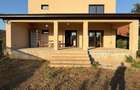 Casa de vanzare, 377 mp, 1.338 mp teren, zona Strejnic