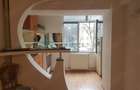 Apartament trei camere decomandat, etaj unu din patru, bloc deosebit, mobilat, doua balcoane inchise - 13