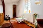 Resedinta si pentru doua familii, 217 mp utili, 6 dormitoare, curte, foisor, garaj, Central, Sfantu - 7