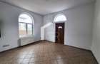 Casa cu 4 camere, zona Central - 2