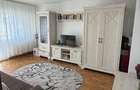 Apartament de inchiriat cu 2 camere, decomandat, etajul 1, str. Victoriei, balcon inchis, 52 mp