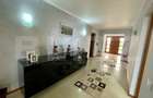 Casa individuala - Teren 9.300 mp - Finisata/Mobilata - - 9