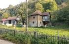 Casa de vanzare cu gradina teren de aprox 7000 mp,6.5 euro mp - 10