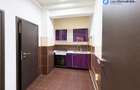 Apartament 3 camere, P-ța Romană, demisol, centrală proprie
