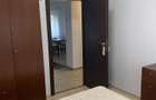 Proprietar inchiriez apartament 3 camere in vila cu 3 apartamente,totul separat,loc parcare