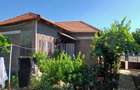 Vand sau schimb casa - 2