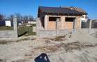 Casa rosu, teren 6000 mp intravilan - 2