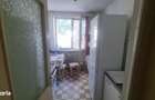 Apartament cu 3 camere, etaj 3, zona Liceul Lucian Blaga
