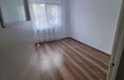 Apartament 2 camere nemobilat- de inchiriat zona Malu Rosu