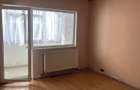 Vand apartament 3 camere Onesti